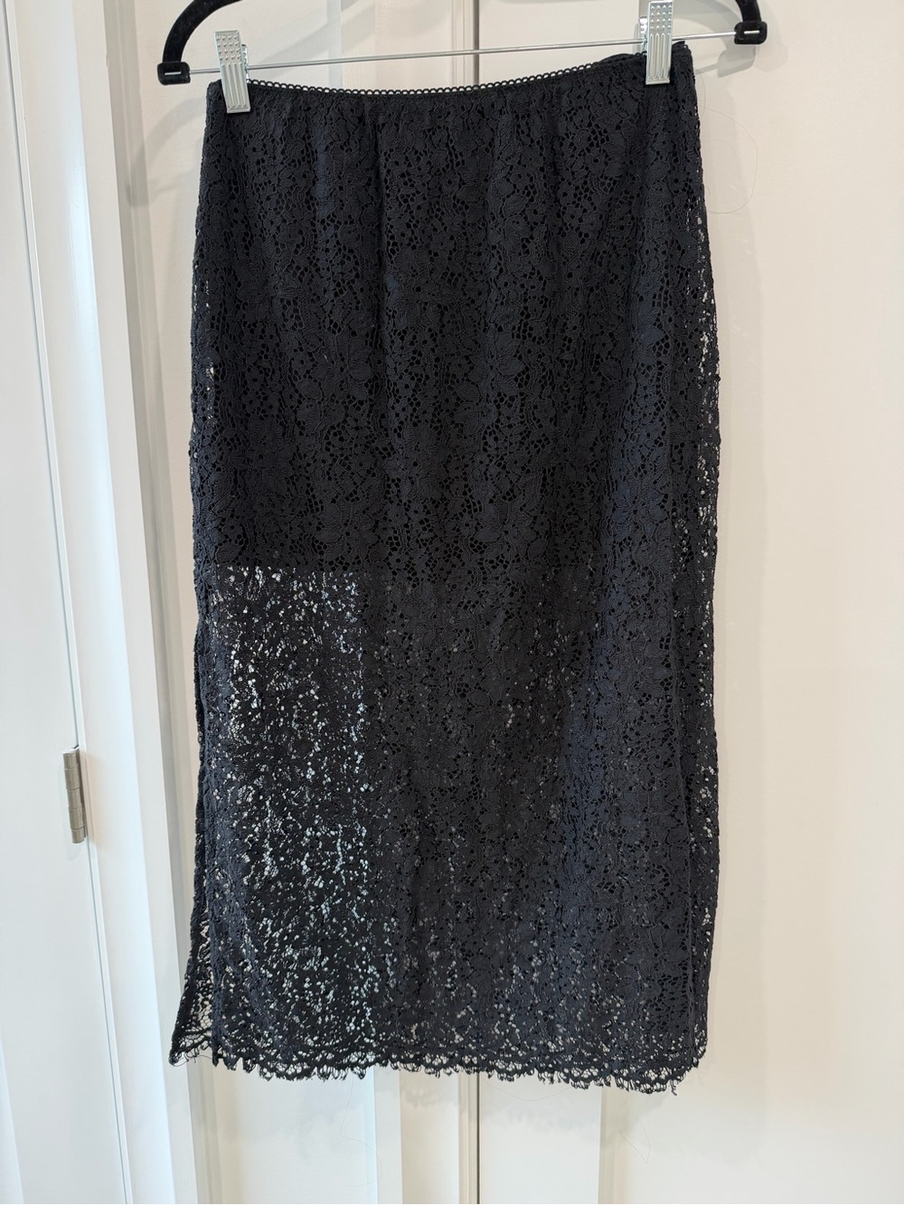 GAP Black Lace Midi Skirt - Floral Lace Pencil Style